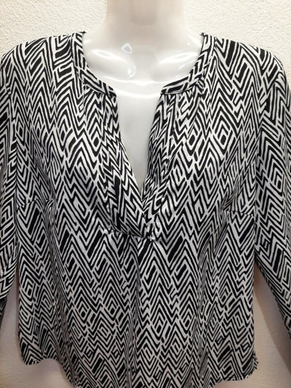 Milano Black & White Design Pullover Tunic Top l Size: S